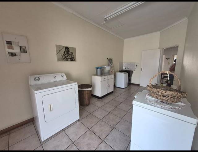 2 BEDROOM TOWNHOUSE FOR SALE IN VANDERBIJLPARK CW 6